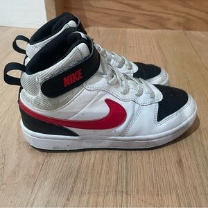 Boys Nike size 1 dunk high tops, size 1